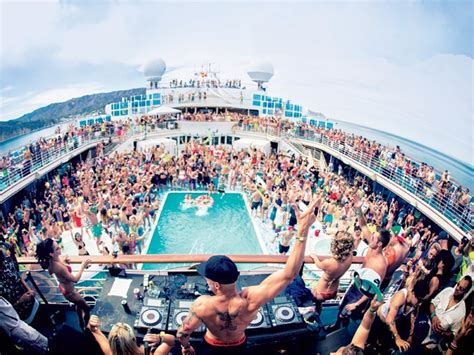Surf Cruise Soundtrack: Songs That Will Take You on a Journey